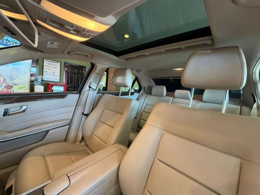 2016 Mercedes-Benz E-Class 4dr Sdn E350 Luxury 4MATIC, available for sale in West Hartford, Connecticut | AutoMax. West Hartford, Connecticut 2016 Mercedes-Benz E-Class 4dr Sdn E350 Luxury 4MATIC, available for sale in West Hartford, Connecticut | AutoMax. West Hartford, Connecticut