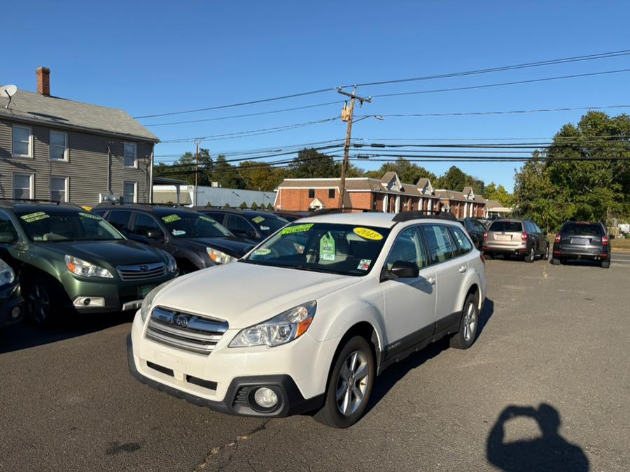 2014 Subaru Outback 4dr Wgn H4 Auto 2.5i, available for sale in East Windsor, Connecticut | CT Car Co LLC. East Windsor, Connecticut 2014 Subaru Outback 4dr Wgn H4 Auto 2.5i, available for sale in East Windsor, Connecticut | CT Car Co LLC. East Windsor, Connecticut
