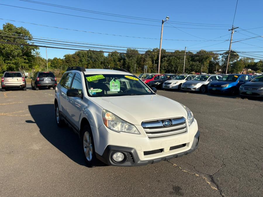 2014 Subaru Outback 4dr Wgn H4 Auto 2.5i, available for sale in East Windsor, Connecticut | CT Car Co LLC. East Windsor, Connecticut 2014 Subaru Outback 4dr Wgn H4 Auto 2.5i, available for sale in East Windsor, Connecticut | CT Car Co LLC. East Windsor, Connecticut