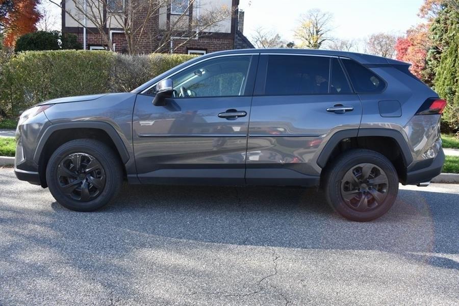 2024 Toyota RAV4 LE photo 2