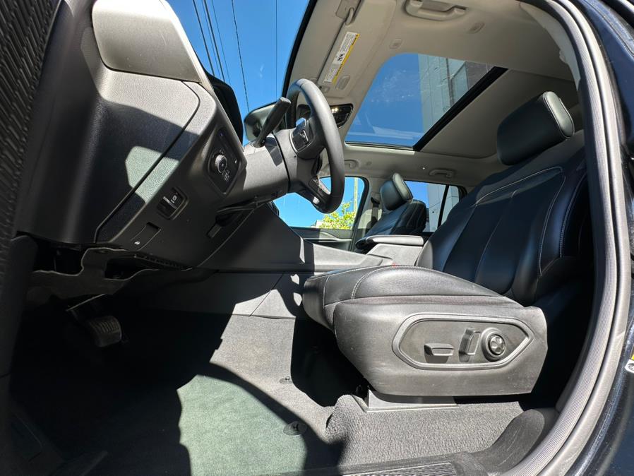 2024 Jeep Grand Cherokee 4xe 4x4, available for sale in Irvington, New Jersey | Elis Motors Corp. Irvington, New Jersey 2024 Jeep Grand Cherokee 4xe 4x4, available for sale in Irvington, New Jersey | Elis Motors Corp. Irvington, New Jersey