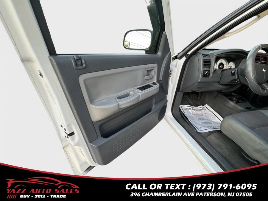 2005 Dodge Dakota 4dr Quad Cab 131" WB 4WD SLT, available for sale in Paterson, New Jersey | Yazz Auto Sales. Paterson, New Jersey 2005 Dodge Dakota 4dr Quad Cab 131" WB 4WD SLT, available for sale in Paterson, New Jersey | Yazz Auto Sales. Paterson, New Jersey