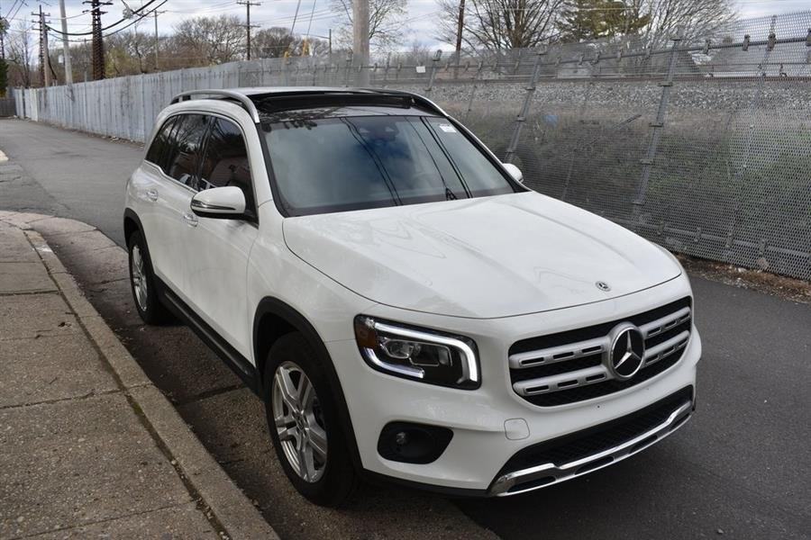 2021 Mercedes Benz GLB 250 photo 3