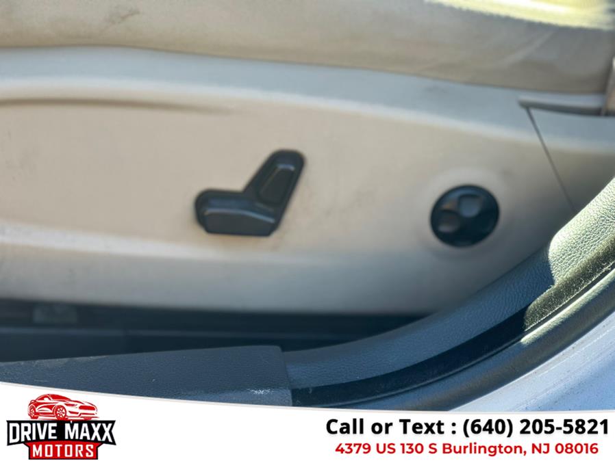 2012 Dodge Charger 4dr Sdn SXT RWD, available for sale in Burlington, New Jersey | Drive Maxx Motors. Burlington, New Jersey 2012 Dodge Charger 4dr Sdn SXT RWD, available for sale in Burlington, New Jersey | Drive Maxx Motors. Burlington, New Jersey