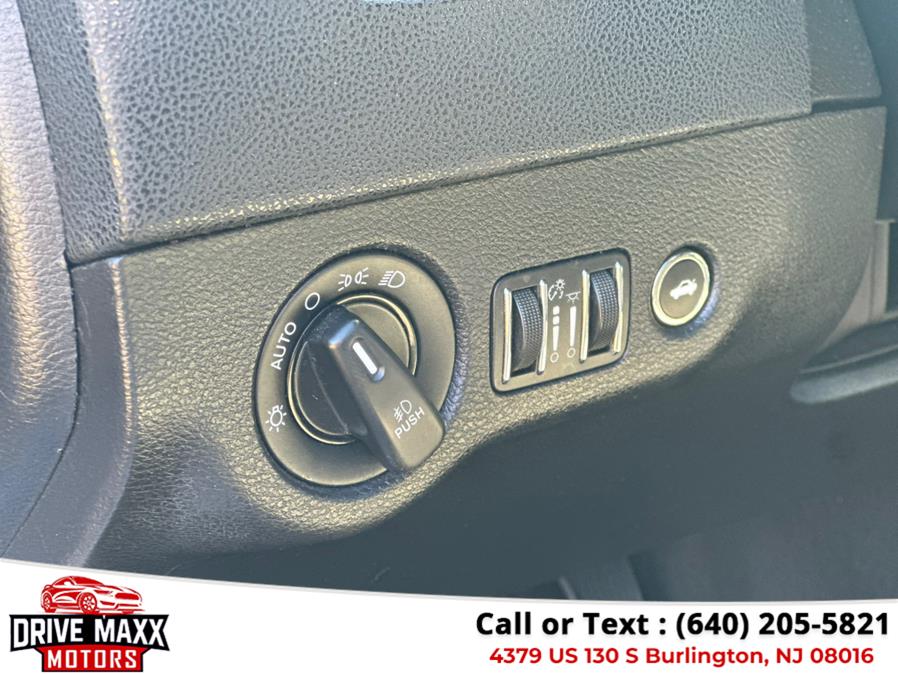 2012 Dodge Charger 4dr Sdn SXT RWD, available for sale in Burlington, New Jersey | Drive Maxx Motors. Burlington, New Jersey 2012 Dodge Charger 4dr Sdn SXT RWD, available for sale in Burlington, New Jersey | Drive Maxx Motors. Burlington, New Jersey