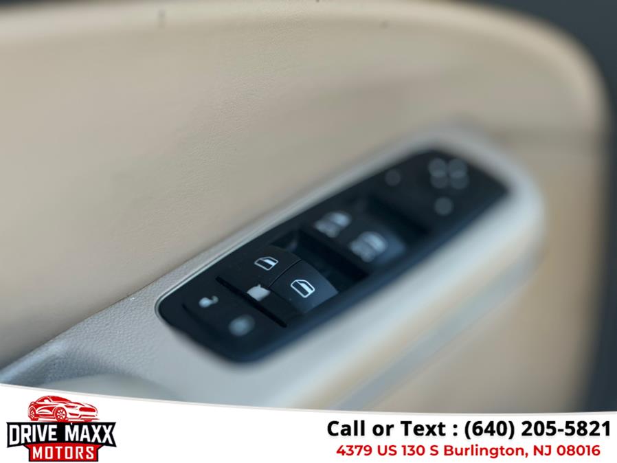 2012 Dodge Charger 4dr Sdn SXT RWD, available for sale in Burlington, New Jersey | Drive Maxx Motors. Burlington, New Jersey 2012 Dodge Charger 4dr Sdn SXT RWD, available for sale in Burlington, New Jersey | Drive Maxx Motors. Burlington, New Jersey