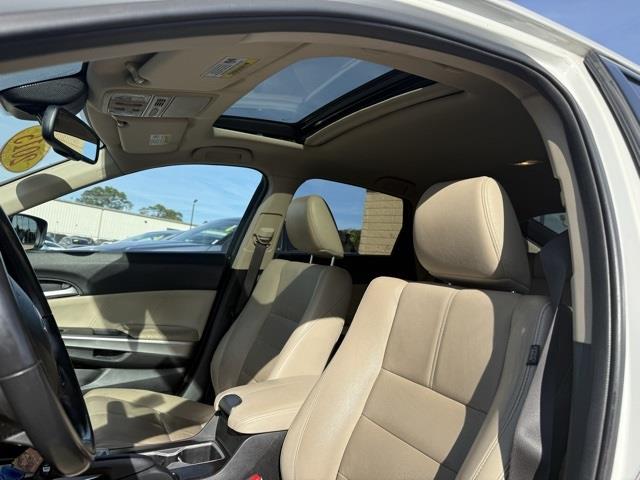 2015 Honda Crosstour EX-L, available for sale in Stratford, Connecticut | Wiz Leasing Inc. Stratford, Connecticut 2015 Honda Crosstour EX-L, available for sale in Stratford, Connecticut | Wiz Leasing Inc. Stratford, Connecticut