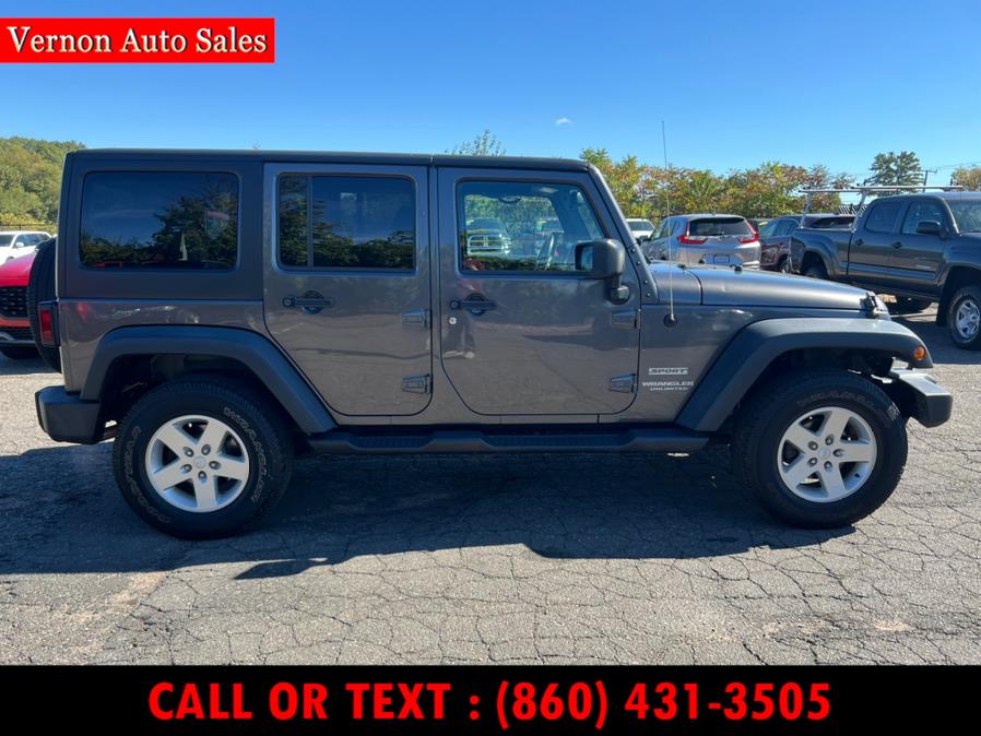 2017 Jeep Wrangler Unlimited Willys Wheeler photo 4