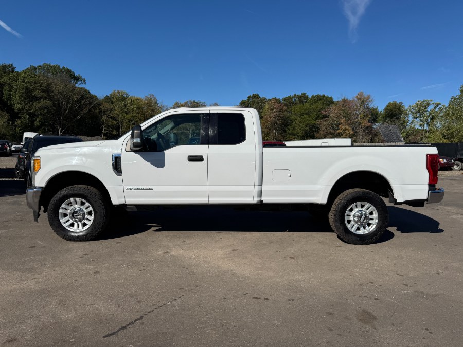 2017 Ford F-350 XLT photo 2