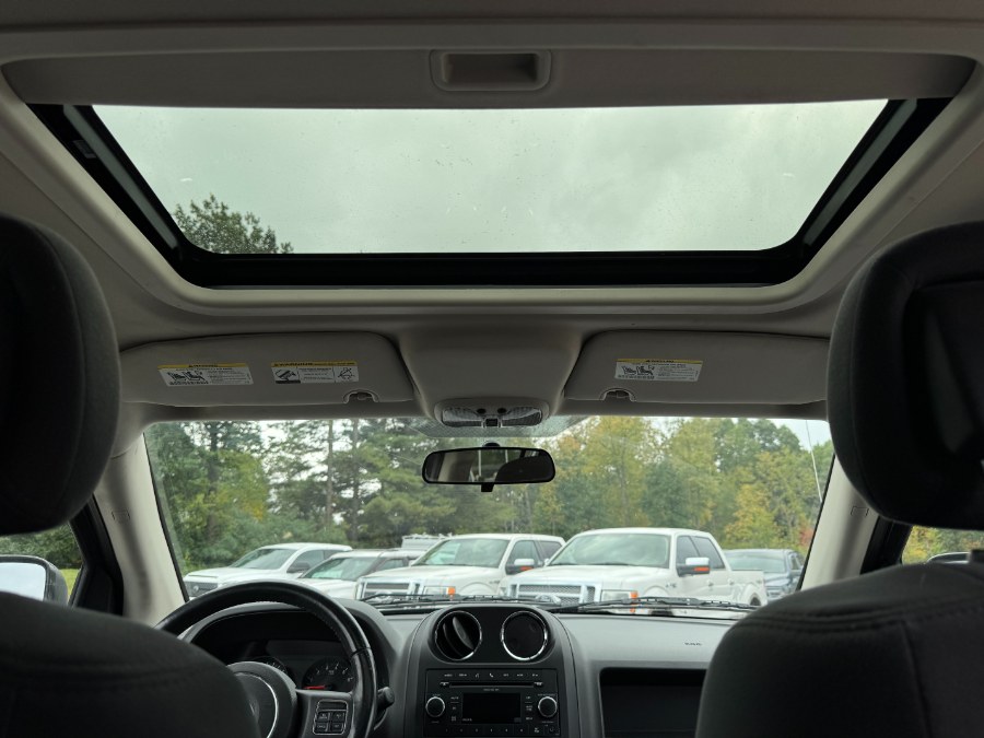 2011 Jeep Compass Latitude photo 21