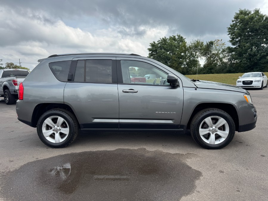 2011 Jeep Compass Latitude photo 5