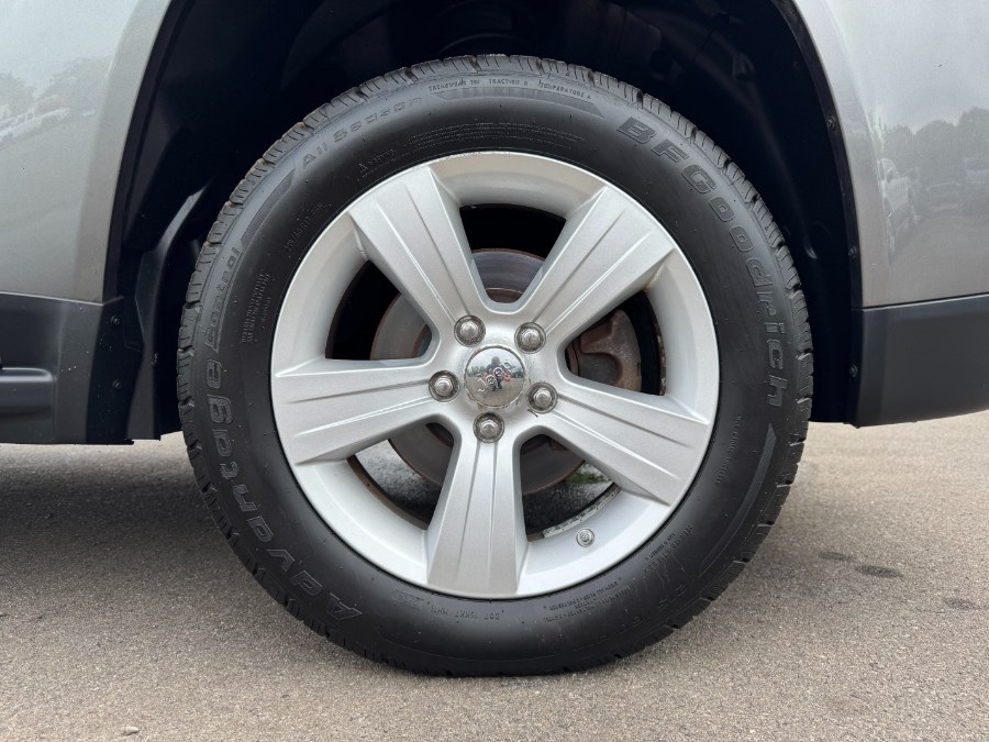 2011 Jeep Compass Latitude photo 12