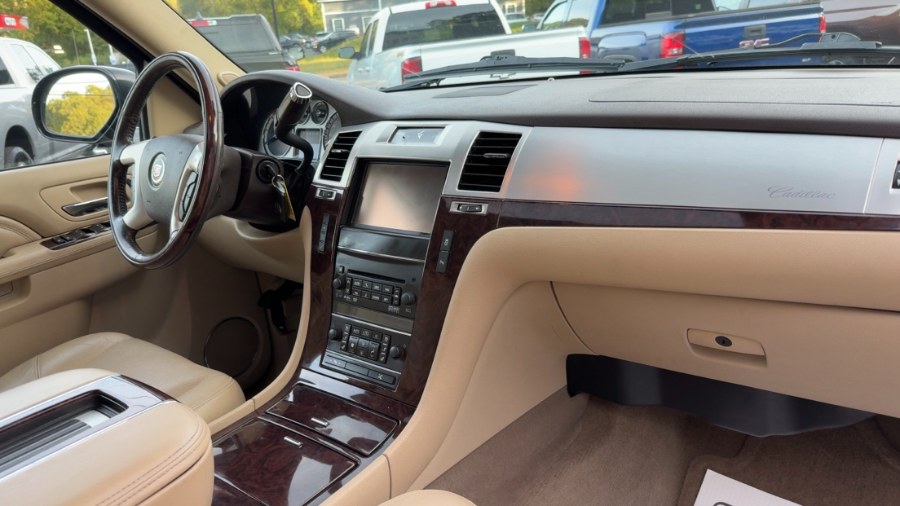 2013 Cadillac Escalade EXT AWD 4dr Premium, available for sale in Waterbury, Connecticut | West End Automotive Center. Waterbury, Connecticut 2013 Cadillac Escalade EXT AWD 4dr Premium, available for sale in Waterbury, Connecticut | West End Automotive Center. Waterbury, Connecticut