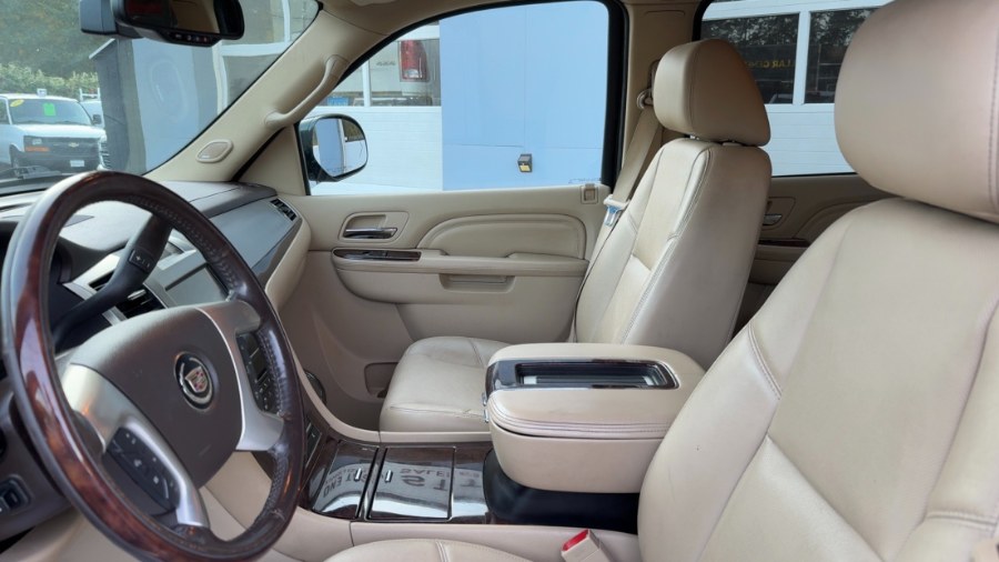 2013 Cadillac Escalade EXT AWD 4dr Premium, available for sale in Waterbury, Connecticut | West End Automotive Center. Waterbury, Connecticut 2013 Cadillac Escalade EXT AWD 4dr Premium, available for sale in Waterbury, Connecticut | West End Automotive Center. Waterbury, Connecticut