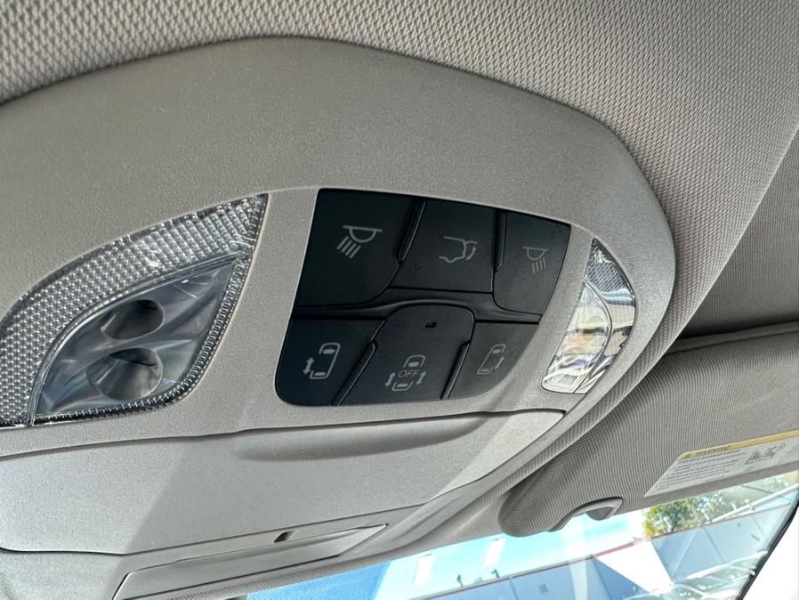 2023 Chrysler Pacifica Touring L FWD, available for sale in South Windsor, Connecticut | Mike And Tony Auto Sales, Inc. South Windsor, Connecticut 2023 Chrysler Pacifica Touring L FWD, available for sale in South Windsor, Connecticut | Mike And Tony Auto Sales, Inc. South Windsor, Connecticut