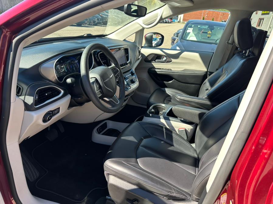 2023 Chrysler Pacifica Touring L FWD, available for sale in South Windsor, Connecticut | Mike And Tony Auto Sales, Inc. South Windsor, Connecticut 2023 Chrysler Pacifica Touring L FWD, available for sale in South Windsor, Connecticut | Mike And Tony Auto Sales, Inc. South Windsor, Connecticut