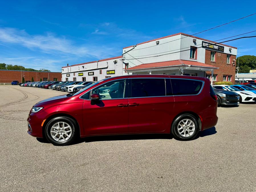 2023 Chrysler Pacifica Touring L FWD, available for sale in South Windsor, Connecticut | Mike And Tony Auto Sales, Inc. South Windsor, Connecticut 2023 Chrysler Pacifica Touring L FWD, available for sale in South Windsor, Connecticut | Mike And Tony Auto Sales, Inc. South Windsor, Connecticut