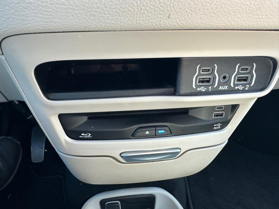 2023 Chrysler Pacifica Touring L FWD, available for sale in South Windsor, Connecticut | Mike And Tony Auto Sales, Inc. South Windsor, Connecticut 2023 Chrysler Pacifica Touring L FWD, available for sale in South Windsor, Connecticut | Mike And Tony Auto Sales, Inc. South Windsor, Connecticut