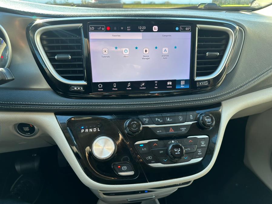 2023 Chrysler Pacifica Touring L FWD, available for sale in South Windsor, Connecticut | Mike And Tony Auto Sales, Inc. South Windsor, Connecticut 2023 Chrysler Pacifica Touring L FWD, available for sale in South Windsor, Connecticut | Mike And Tony Auto Sales, Inc. South Windsor, Connecticut