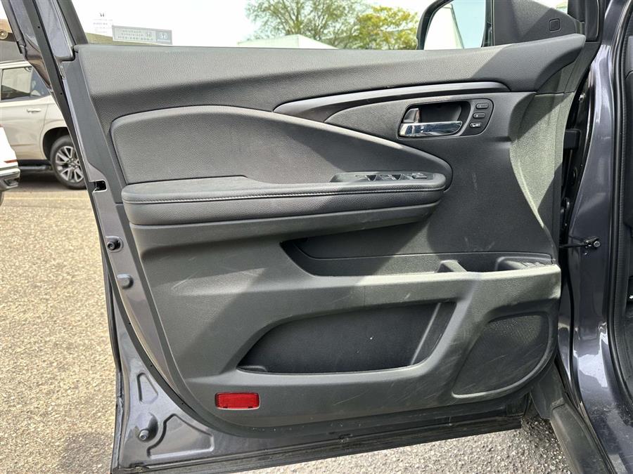 2022 Honda Pilot Special Edition, available for sale in Patchogue, New York | Baron Supercenter. Patchogue, New York 2022 Honda Pilot Special Edition, available for sale in Patchogue, New York | Baron Supercenter. Patchogue, New York