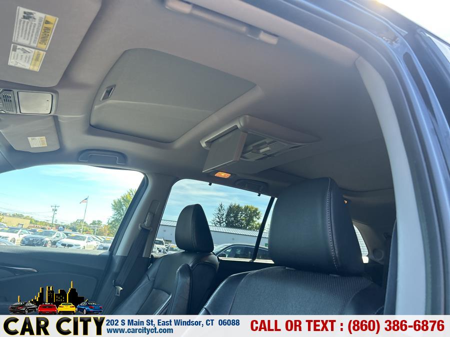 2017 Honda Pilot Elite AWD, available for sale in East Windsor, Connecticut | Car City LLC. East Windsor, Connecticut 2017 Honda Pilot Elite AWD, available for sale in East Windsor, Connecticut | Car City LLC. East Windsor, Connecticut
