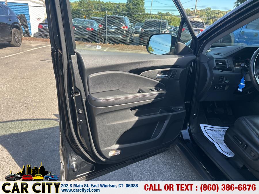2017 Honda Pilot Elite AWD, available for sale in East Windsor, Connecticut | Car City LLC. East Windsor, Connecticut 2017 Honda Pilot Elite AWD, available for sale in East Windsor, Connecticut | Car City LLC. East Windsor, Connecticut