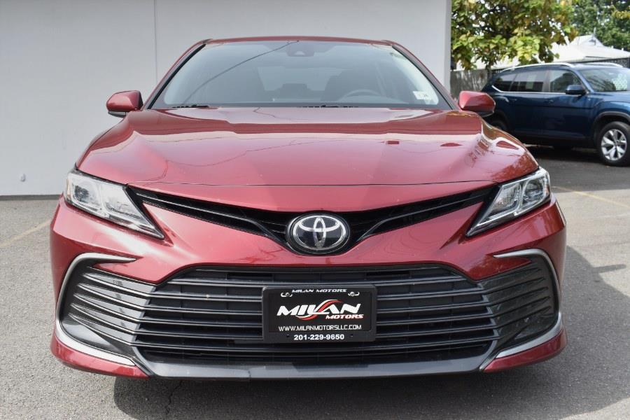 2021 Toyota Camry LE photo 3