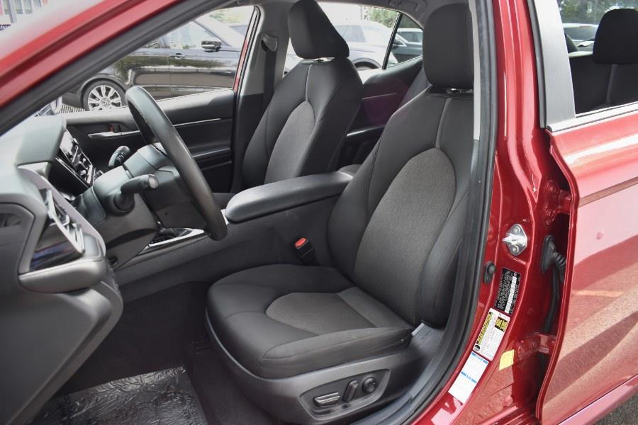 2021 Toyota Camry LE photo 32