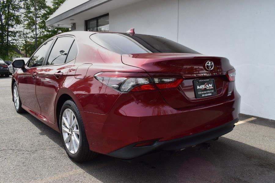 2021 Toyota Camry LE photo 8