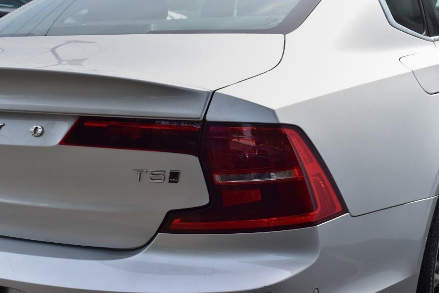 2018 Volvo S90 T5 Momentum photo 11