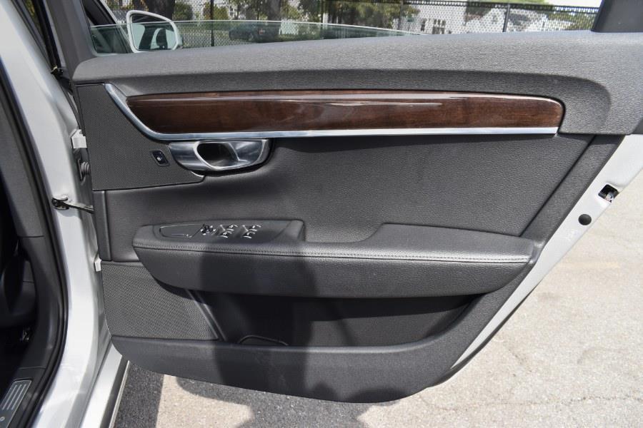2018 Volvo S90 T5 Momentum photo 33