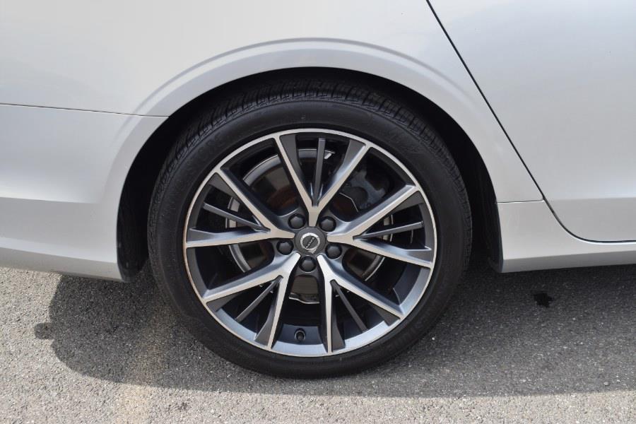 2018 Volvo S90 T5 Momentum photo 14
