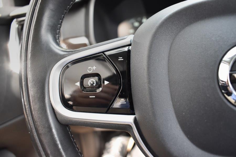 2018 Volvo S90 T5 Momentum photo 24