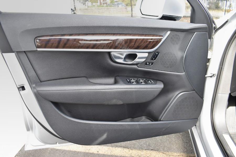 2018 Volvo S90 T5 Momentum photo 31