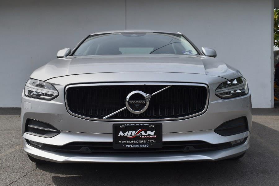 2018 Volvo S90 T5 Momentum photo 2