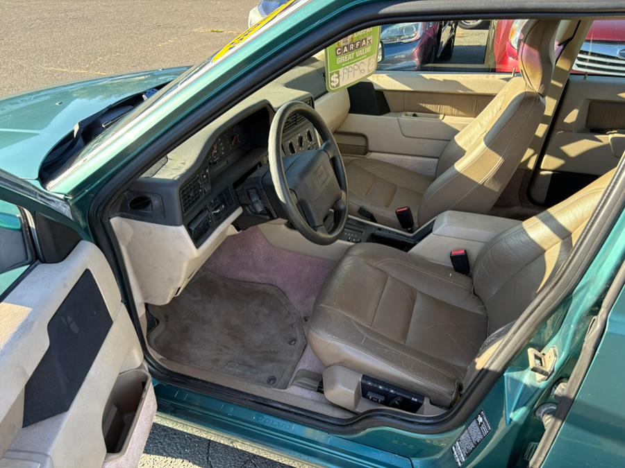 1994 Volvo 850 4dr Sedan Auto Level 2 w/Sunroof, available for sale in East Windsor, Connecticut | CT Car Co LLC. East Windsor, Connecticut 1994 Volvo 850 4dr Sedan Auto Level 2 w/Sunroof, available for sale in East Windsor, Connecticut | CT Car Co LLC. East Windsor, Connecticut