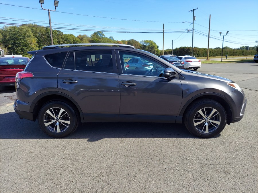 2016 Toyota RAV4 XLE photo 4