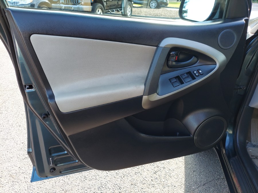 2010 Toyota RAV4 photo 9