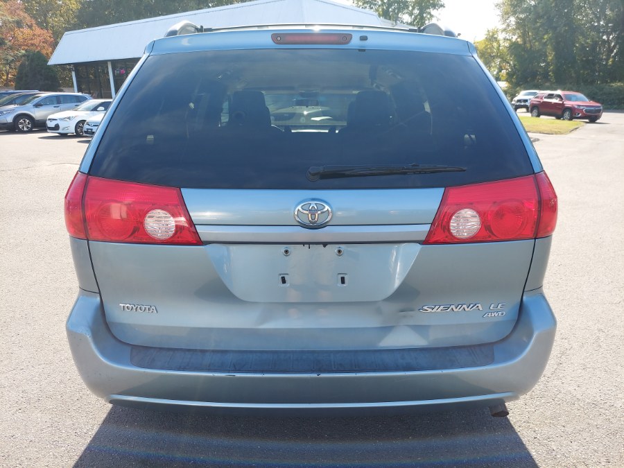 2009 Toyota Sienna LE photo 6