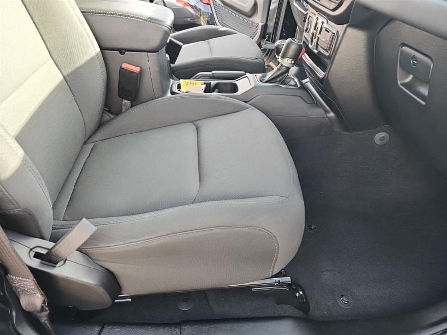 2021 Jeep Wrangler Unlimited Sahara 4x4, available for sale in Islip, New York | L.I. Auto Gallery. Islip, New York 2021 Jeep Wrangler Unlimited Sahara 4x4, available for sale in Islip, New York | L.I. Auto Gallery. Islip, New York
