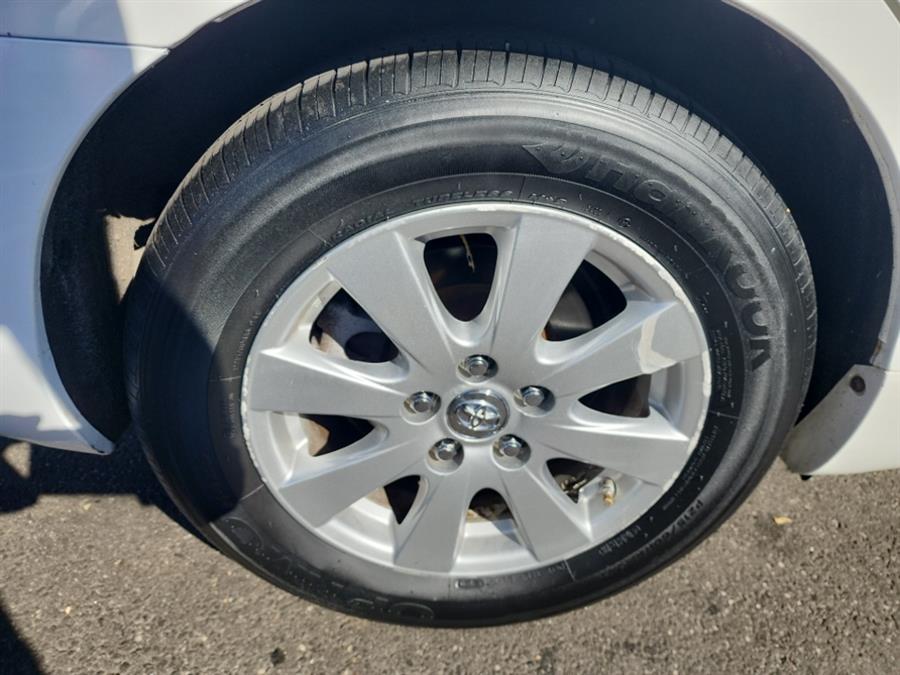 2007 Toyota Camry 4dr Sdn V6 Auto XLE (Natl), available for sale in Islip, New York | L.I. Auto Gallery. Islip, New York 2007 Toyota Camry 4dr Sdn V6 Auto XLE (Natl), available for sale in Islip, New York | L.I. Auto Gallery. Islip, New York