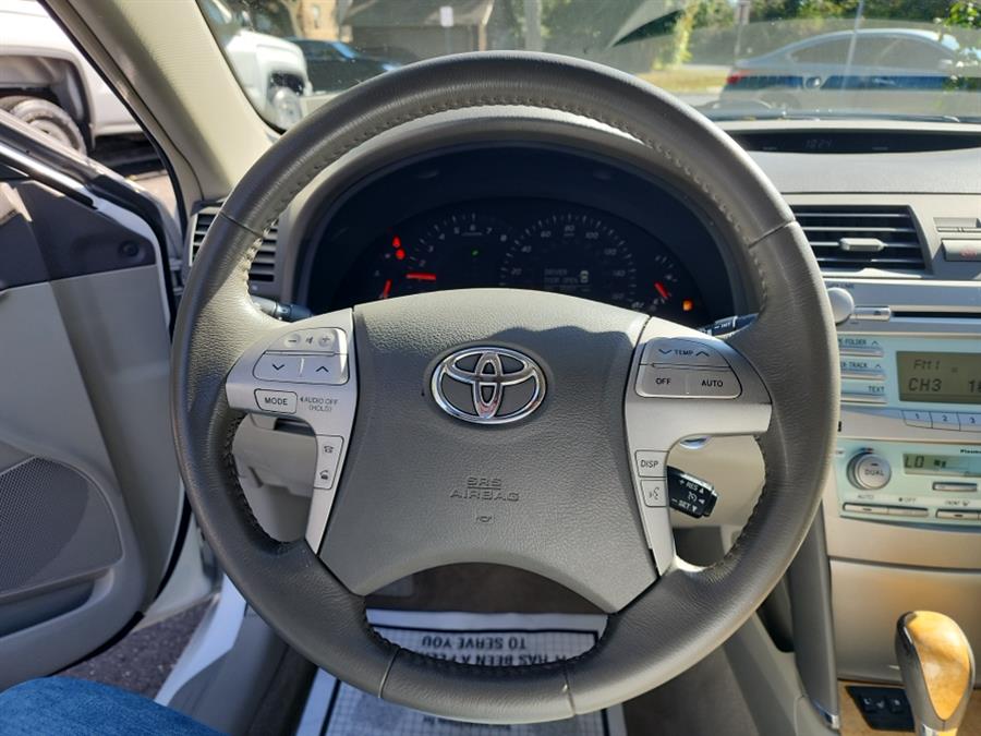 2007 Toyota Camry 4dr Sdn V6 Auto XLE (Natl), available for sale in Islip, New York | L.I. Auto Gallery. Islip, New York 2007 Toyota Camry 4dr Sdn V6 Auto XLE (Natl), available for sale in Islip, New York | L.I. Auto Gallery. Islip, New York
