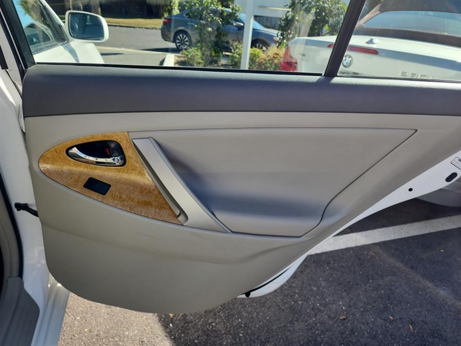 2007 Toyota Camry 4dr Sdn V6 Auto XLE (Natl), available for sale in Islip, New York | L.I. Auto Gallery. Islip, New York 2007 Toyota Camry 4dr Sdn V6 Auto XLE (Natl), available for sale in Islip, New York | L.I. Auto Gallery. Islip, New York