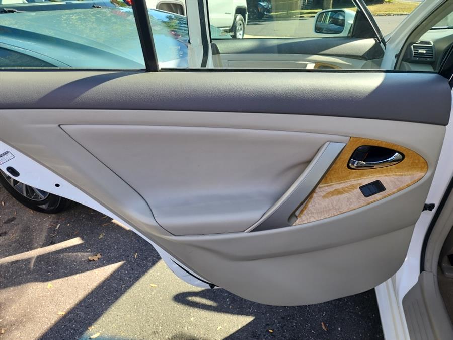 2007 Toyota Camry 4dr Sdn V6 Auto XLE (Natl), available for sale in Islip, New York | L.I. Auto Gallery. Islip, New York 2007 Toyota Camry 4dr Sdn V6 Auto XLE (Natl), available for sale in Islip, New York | L.I. Auto Gallery. Islip, New York
