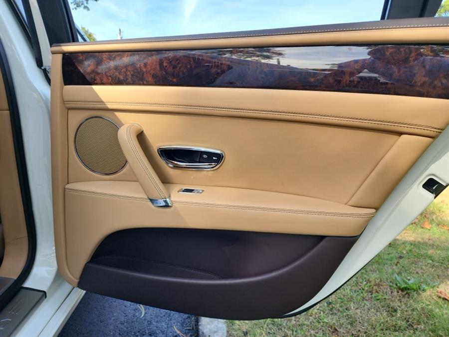 2018 Bentley Flying Spur V8 photo 57