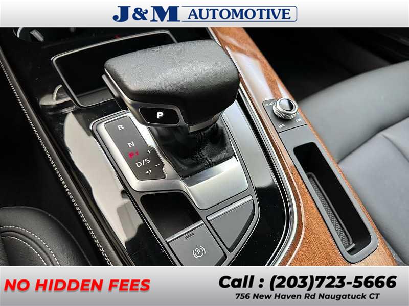 2022 Audi A4 40 Premium Plus photo 23