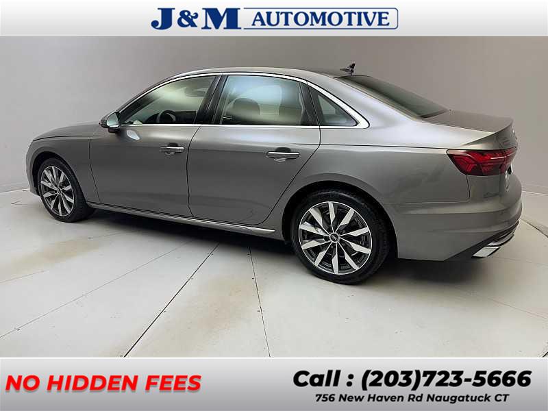 2022 Audi A4 40 Premium Plus photo 3
