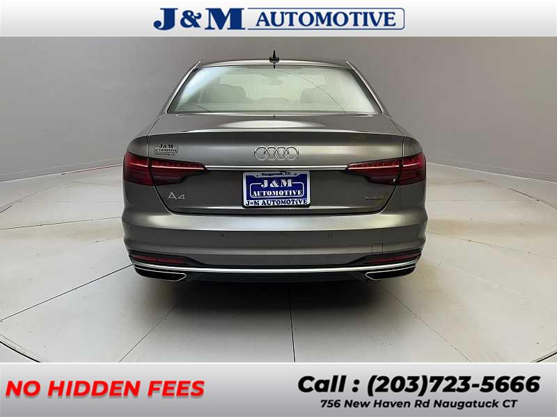 2022 Audi A4 40 Premium Plus photo 4