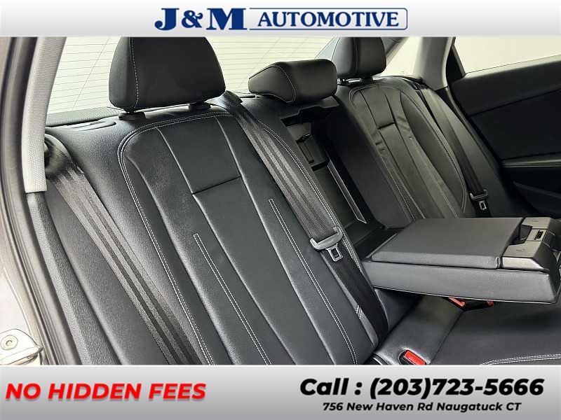 2022 Audi A4 40 Premium Plus photo 18