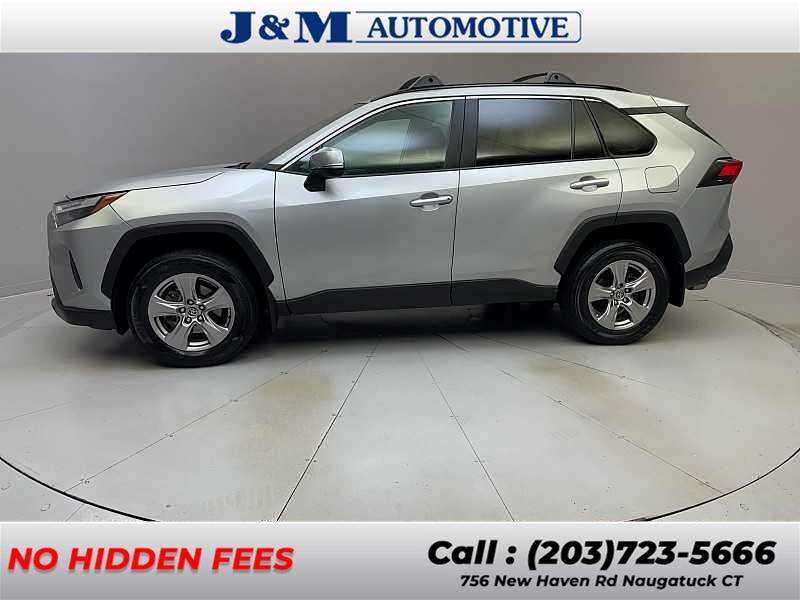 2023 Toyota RAV4 XLE photo 2